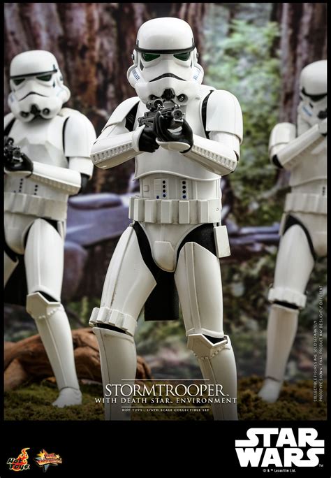 Star Wars Hot Toys Stormtrooper And Chrome Commander Cody The Toyark News
