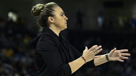 Aces Becky Hammon Named Wnba Coach Of Year Yardbarker