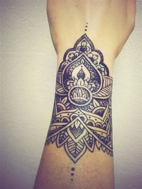 50+ Super Cool Wrist Tattoo Ideas -DesignBump