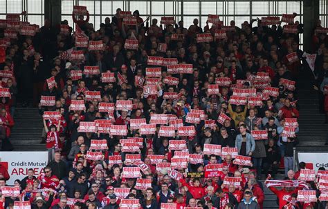 Brest Un Bless Dans Des Affrontements Entre Supporteurs De Lorient