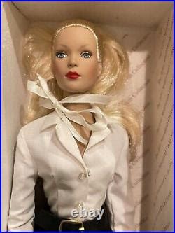 Robert Tonner Doll Tyler Wentworth Collection Signature Style Bw Blonde Tw Tonner Tyler