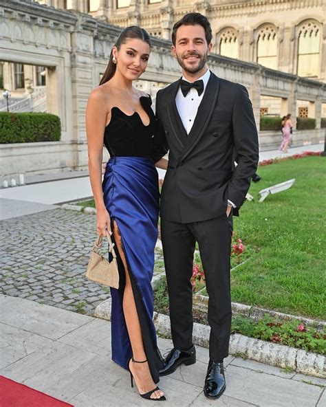 Hakan Sabancı, Hande Erçel'i ailesiyle tanıştırdı