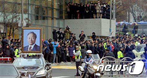 김영삼 전 대통령 서거 1주기 추모식 내일 현충원서 네이트 뉴스