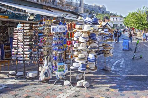 Los Turistas Hacen Compras Y Hacer Turismo El Mercado Y Las Paradas De