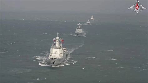 La Russie et la Chine mènent des manœuvres militaires conjointes en mer