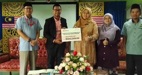 PWS Serah Sumbangan Wakaf Tunai RM40 000 00 Kepada SRA Seksyen 3 Shah