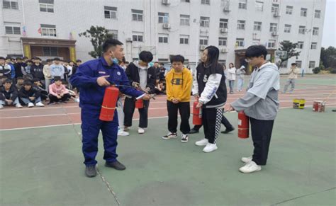 筑牢校园“防火墙”富岳科技职校消防安全演练 岳阳市教育体育局