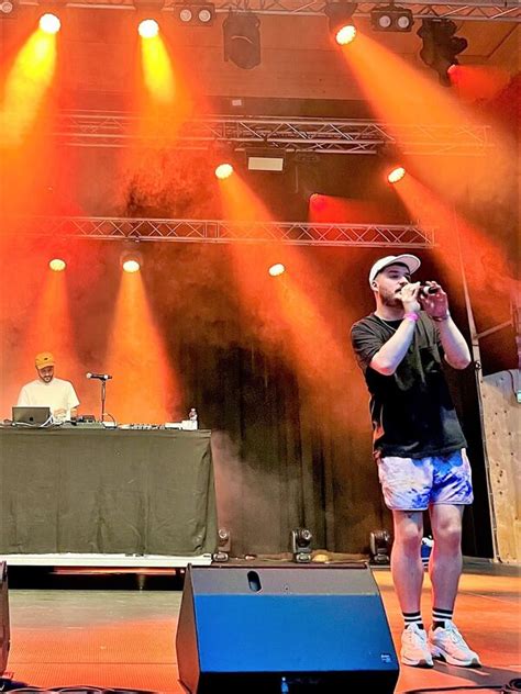 Ausgelassene Rap Und Rock Party Im Reutlinger Echaz Hafen Kultur