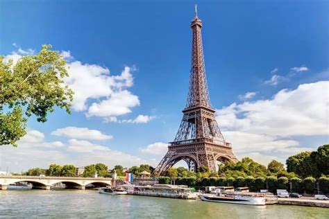 Historia De La Torre Eiffel En París Y Sus Curiosidades Mas Relevantes