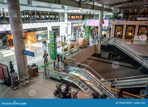 Incheon International Airport Terminal Interior View with Duty Free ...