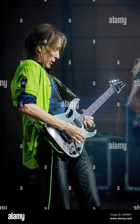 Steve Vai Set Hi Res Stock Photography And Images Alamy