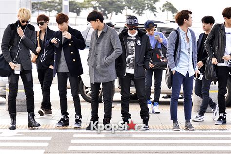 Exo Airport Style Mama 2013 In Hong Kong Nov 21 2013 Photos