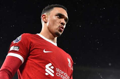 Liverpool S Alexander Arnold Hit By Knee Injury World Sports Ahram Online