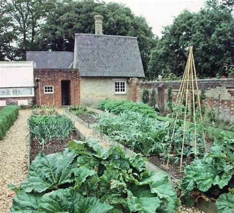 Walled Kitchen Gardens By Susan Campbell This Highly Illustrated Book