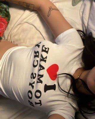 Beabadoobee Nude Porn Pictures Xxx Photos Sex Images Pictoa