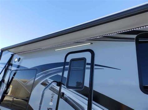 New Eclipse Recreational Vehicles Attitude Sag Watt Solar