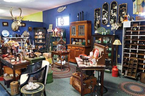 Guide To Antiquing In Maine