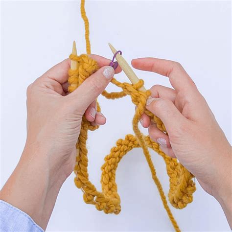 Knitting in the Round [5 Easy Steps]