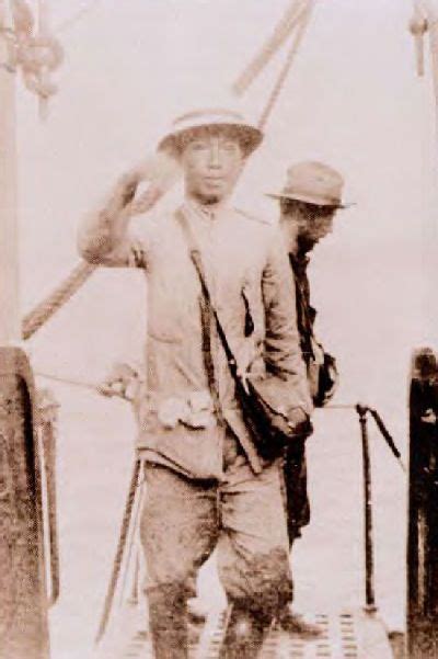 Emilio Aguinaldo embarcando en el USS Vicksburg Español Historia