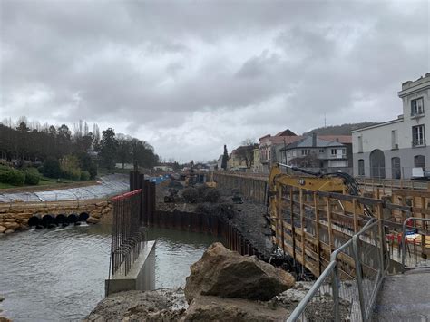 Les Travaux De D Couverture De La Chiers Men S Par Le Grand Longwy Au