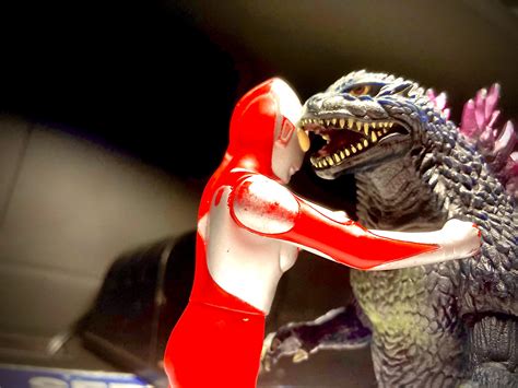 Ultraman vs Godzilla picture : r/GODZILLA