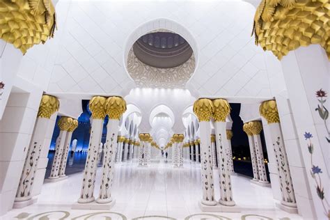 ABU DHABI, UAE, MAY 4, 2015 - Interior of Sheikh Zayed Mosque in Abu ...