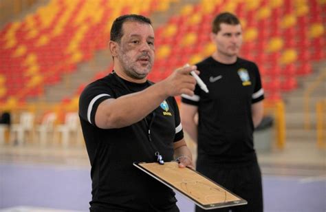 Sele O Brasileira De Futsal Realiza Prepara O Em Gramado Esportes