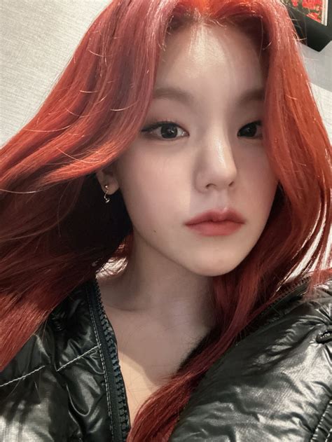 Yeji Itzy Bubble Update Pics Yeji Itzy Selca Korean Dreams Girls