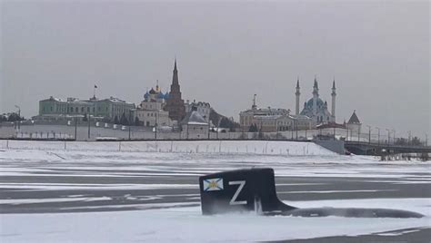 Казанцы обсуждают в соцсетях появление подводной лодки в Казанке 18.11. ...