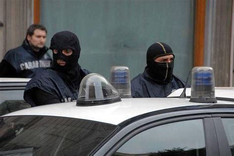 Blitz Del Ros Contro La Mafia Dellennese Ventuno Arresti Allalba