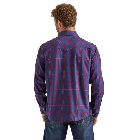 112338150 Wrangler Retro® Premium Long Sleeve Snap Shirt Modern Fi D And D Outfitters