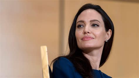 angelina jolie's mom 6