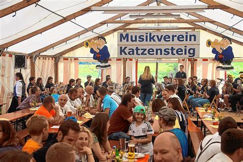 Der Musikverein Katzensteig Hat Mit Seinem Sommerfest Erfolg Auf Ganzer