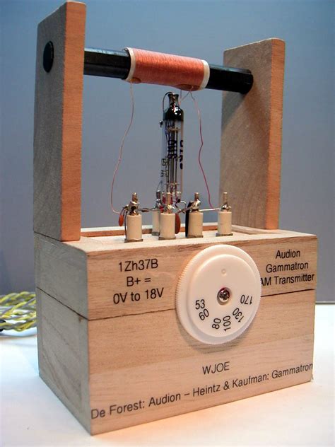 1.5V AM tube transmitter |Radiomuseum.org