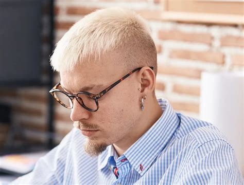 17 Fresh Crew Cuts For Men Who Wear Glasses