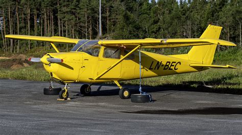 LN BEC Cessna 172B Skyhawk ENBR BGO Airline Private R Flickr