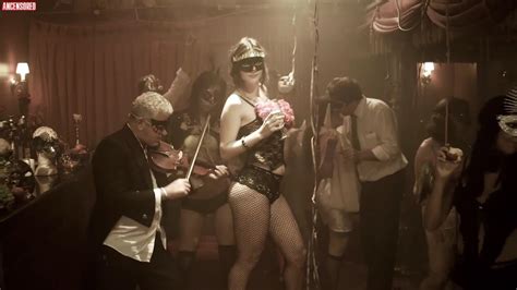 Naked Mariana Thomazini In Tela Em Branco