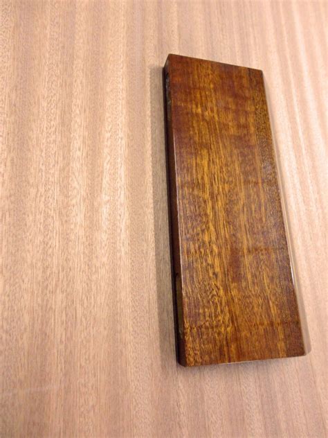 Sapele Ribbon Mahogany Wood Veneer X With Paper Backer A Grade