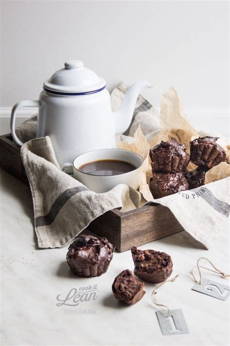 Delicious Chocolate Cookies and Tea