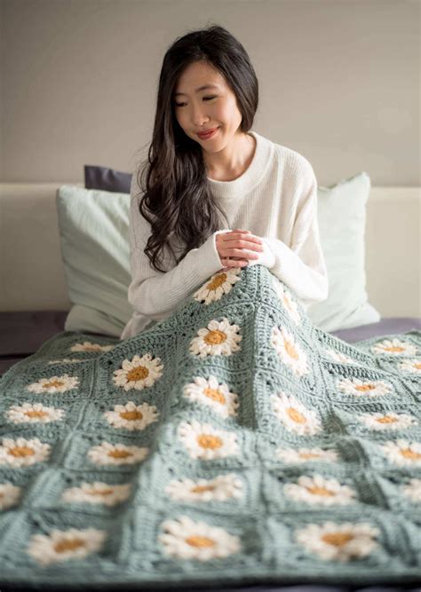 Granny Squares Daisy Blanket Crochet Pattern Ikcrochet