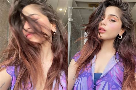 Aima Baig Faces Criticism For Her Hottest Looks