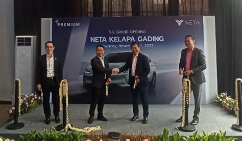 NETA Resmikan Diler Mobil Listrik Dengan Fast Charging Pertama Di