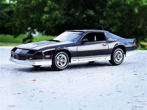 Gallery Pictures Revell Monogram 1985 Camaro Z28 Plastic Model Car