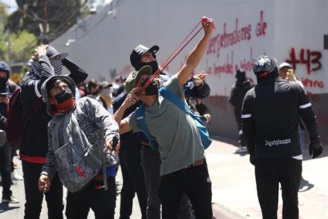 “fue El Estado” Así Se Vivió La Marcha De Los 43 Normalistas De Ayotzinapa A Nueve Años De Los