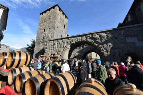 Fiera Di SantOrso La Valle DAosta In Festa Con I Suoi Artigiani Il