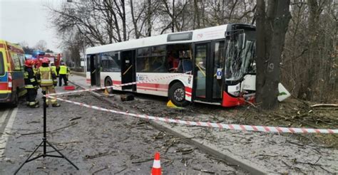 Wypadek Autobusu W Jastrz Biu Zdroju Wiemy Dlaczego Kierowca Uderzy