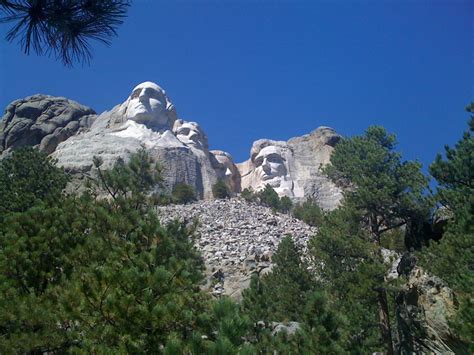 TOP WORLD PIC: Mt. Rushmore