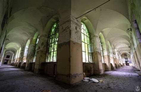 Manicomio di R abandoned asylum イタリアの精神病院の廃墟 | 風景, 病院, 旅