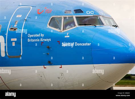 Close up of Boeing 737 cockpit exterior Stock Photo: 4157953 - Alamy