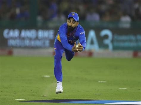 IND Vs SA 2nd T20 Virat Kohli Takes Stunning One Handed Catch To